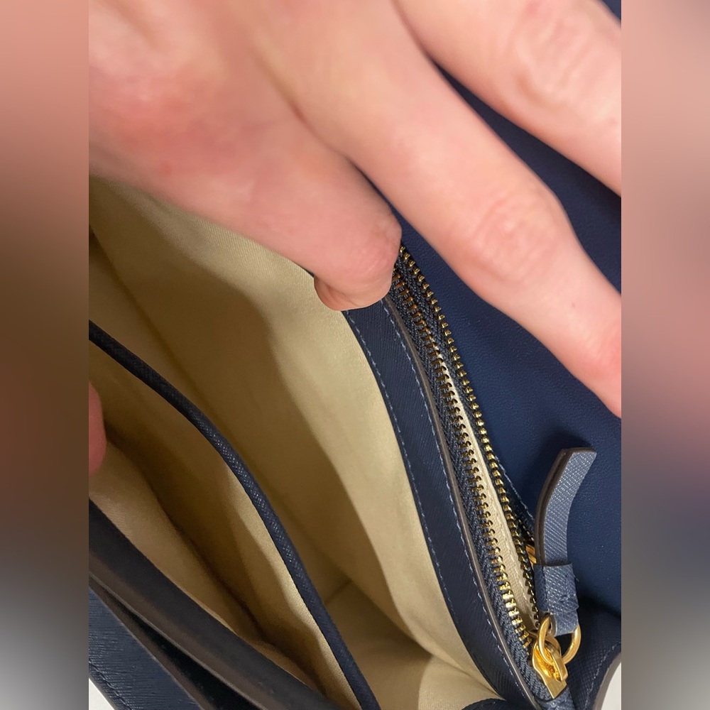 Tory Burch Robinson Double-Strap
Convertible Shoulder Bag
Color: Bluestone - Picture 8 of 11